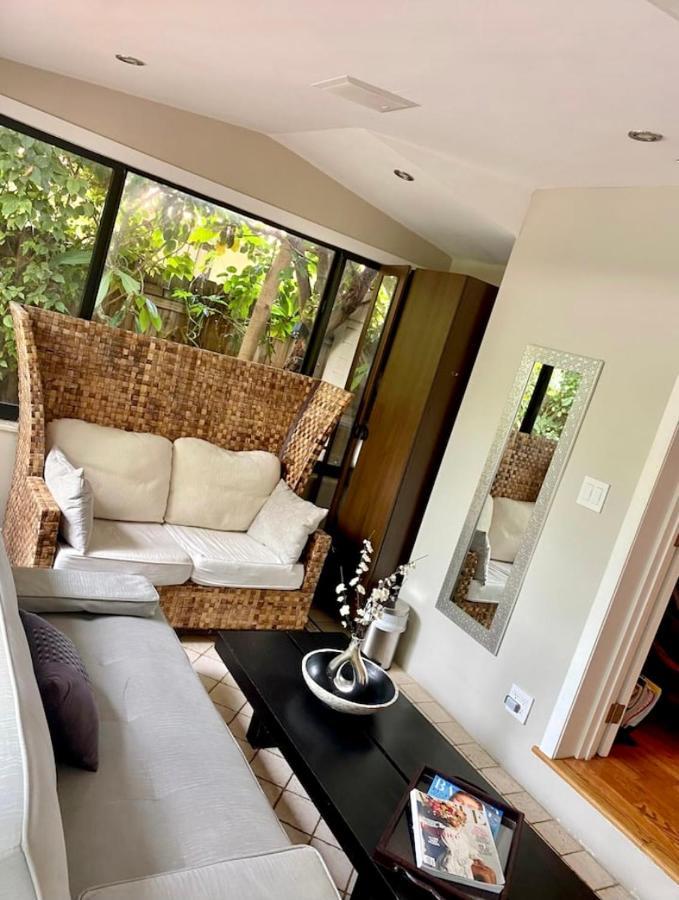 Entire Private Beautiful 2 Bedroom Plus Den House With Gated Front&Back Yard And Free Parking 10Min Drive To Miami Beach Екстер'єр фото