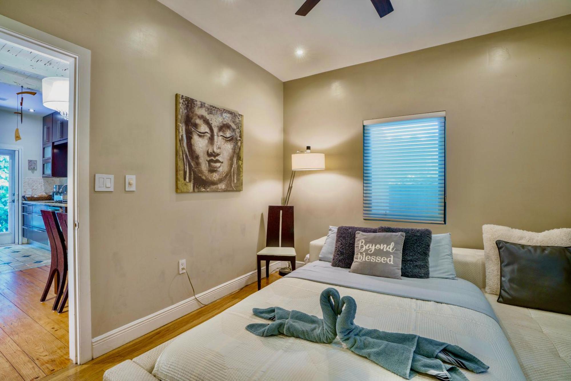 Entire Private Beautiful 2 Bedroom Plus Den House With Gated Front&Back Yard And Free Parking 10Min Drive To Miami Beach Екстер'єр фото