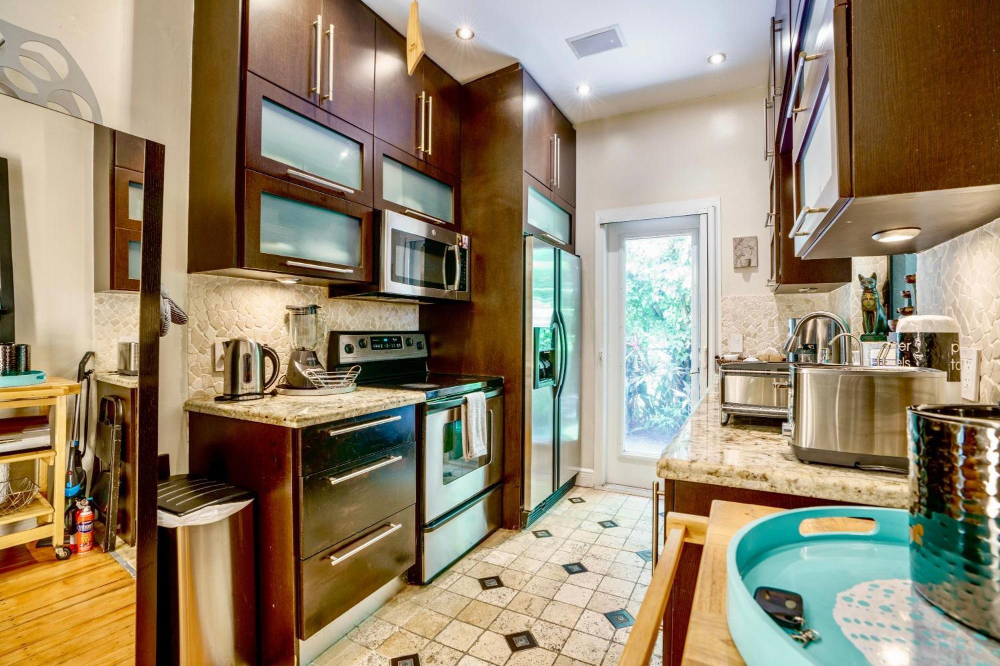 Entire Private Beautiful 2 Bedroom Plus Den House With Gated Front&Back Yard And Free Parking 10Min Drive To Miami Beach Екстер'єр фото